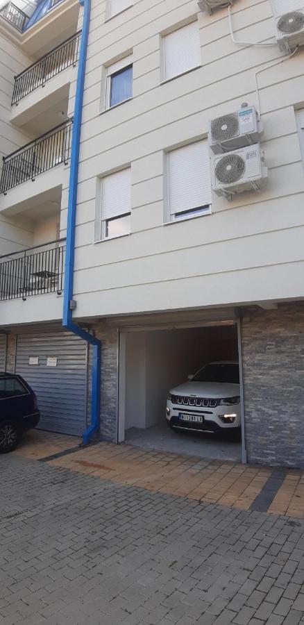 Cvetkovic Lux Аpartmani & Free Garaza Apartment Vrnjacka Banja Luaran gambar