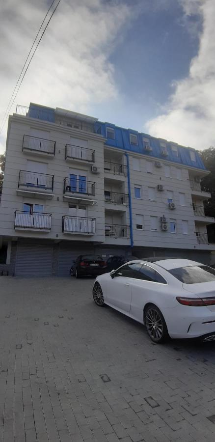 Cvetkovic Lux Аpartmani & Free Garaza Apartment Vrnjacka Banja Luaran gambar