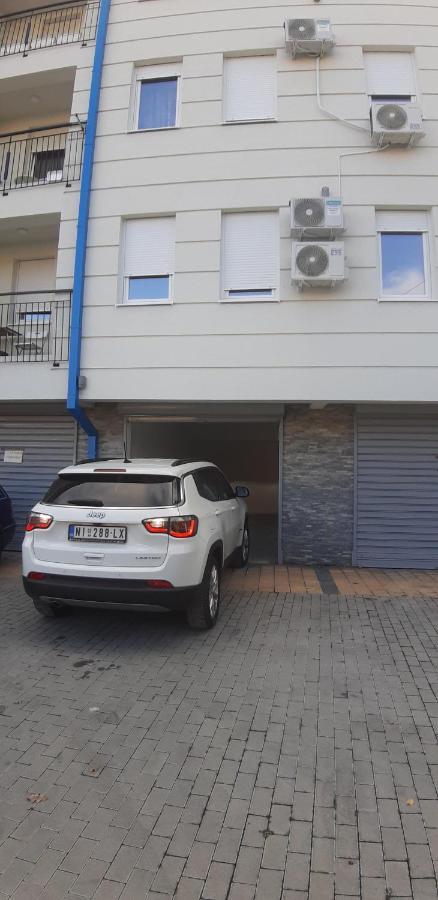 Cvetkovic Lux Аpartmani & Free Garaza Apartment Vrnjacka Banja Luaran gambar