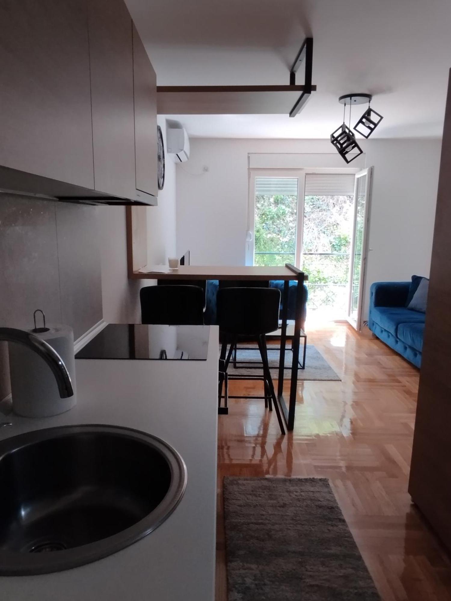 Cvetkovic Lux Аpartmani & Free Garaza Apartment Vrnjacka Banja Luaran gambar