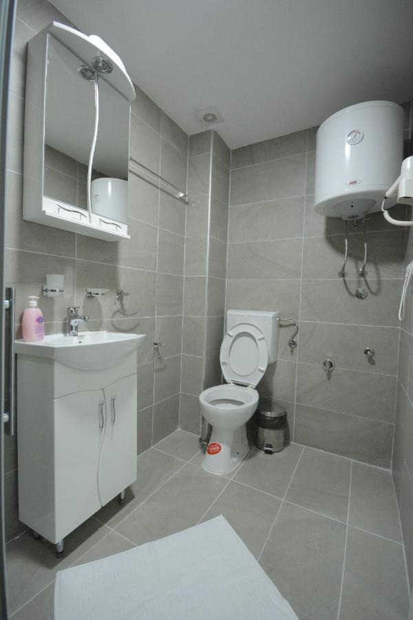 Cvetkovic Lux Аpartmani & Free Garaza Apartment Vrnjacka Banja Luaran gambar