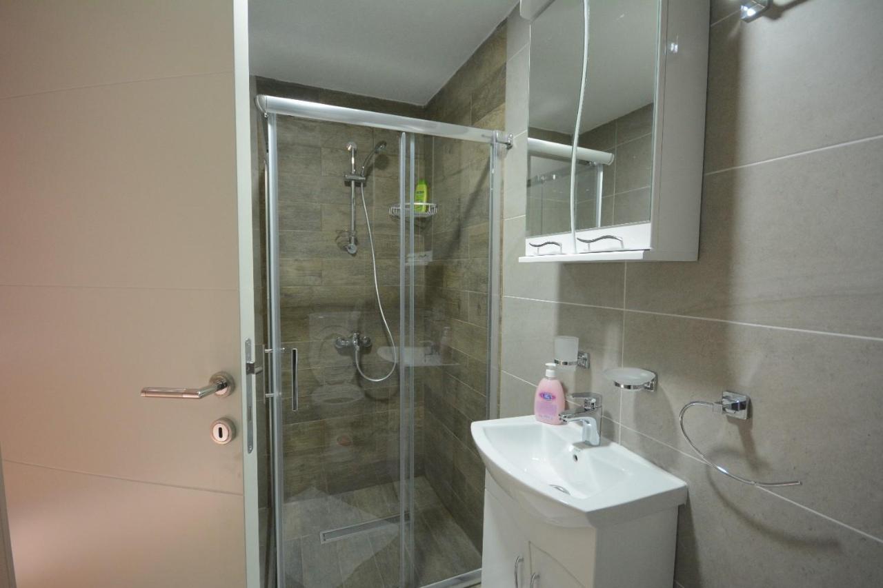 Cvetkovic Lux Аpartmani & Free Garaza Apartment Vrnjacka Banja Luaran gambar