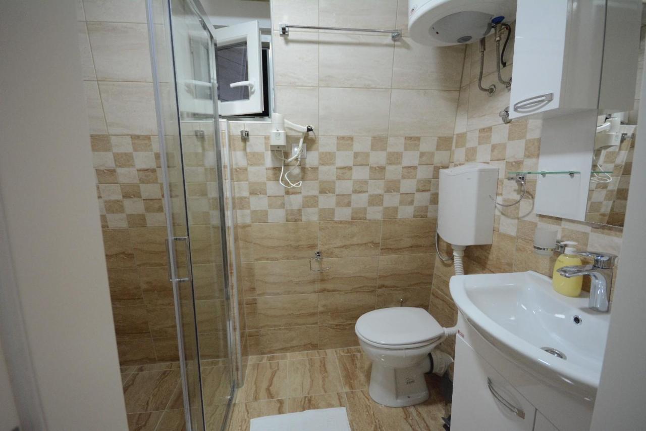 Cvetkovic Lux Аpartmani & Free Garaza Apartment Vrnjacka Banja Luaran gambar