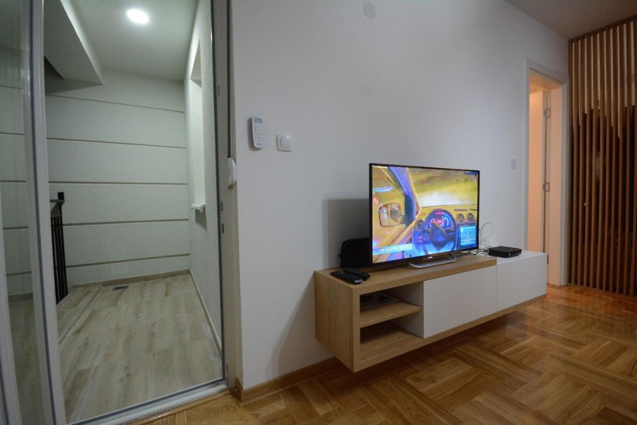 Cvetkovic Lux Аpartmani & Free Garaza Apartment Vrnjacka Banja Luaran gambar